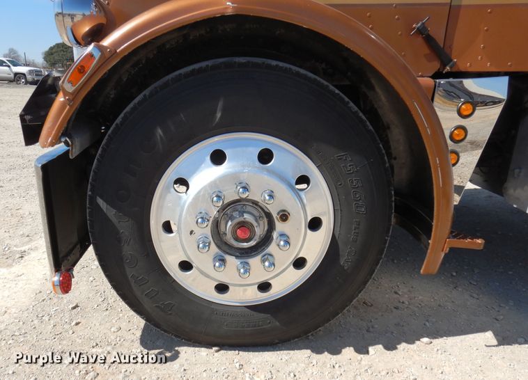 image for item DJ0810 1984 Peterbilt 359  semi truck