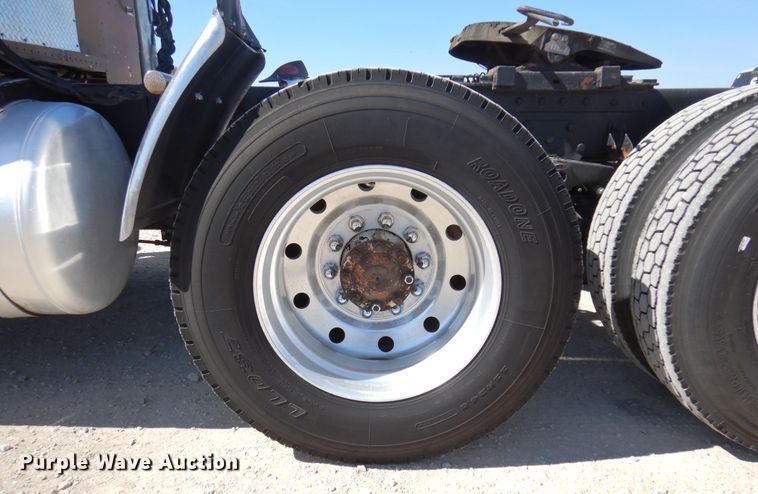 image for item DJ0810 1984 Peterbilt 359  semi truck