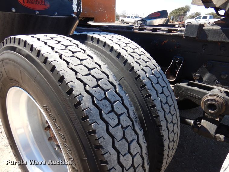 image for item DJ0810 1984 Peterbilt 359  semi truck