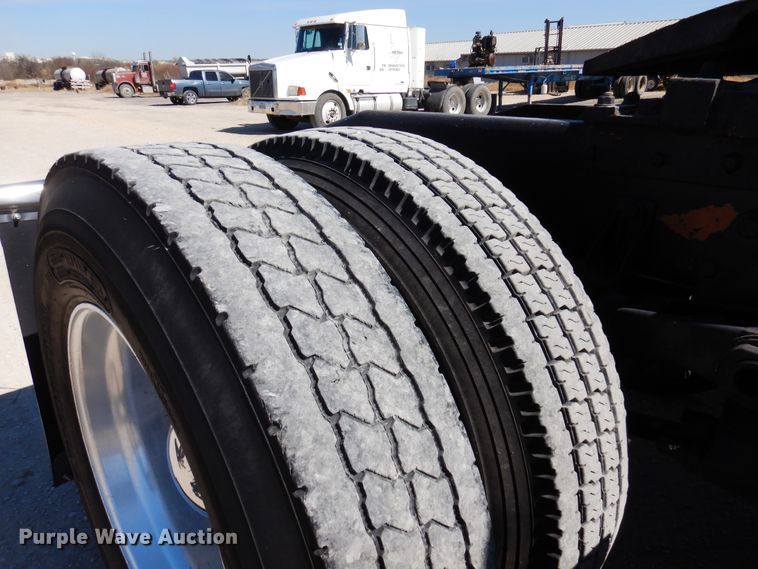 image for item DJ0810 1984 Peterbilt 359  semi truck