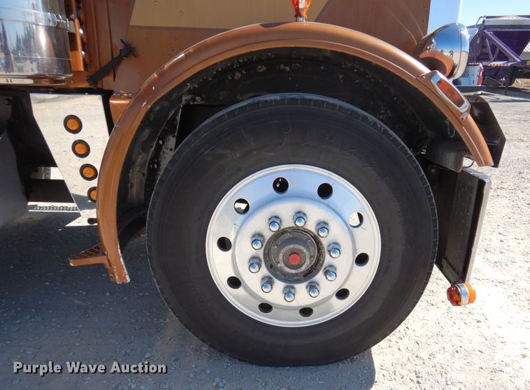 image for item DJ0810 1984 Peterbilt 359  semi truck