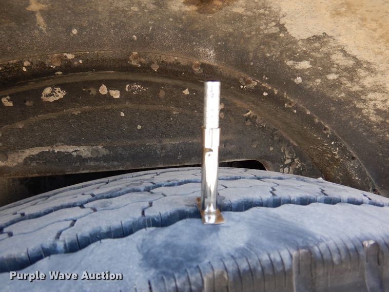 image for item DJ0810 1984 Peterbilt 359  semi truck