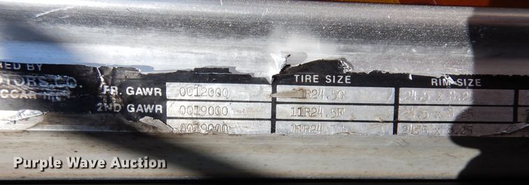 image for item DJ0810 1984 Peterbilt 359  semi truck