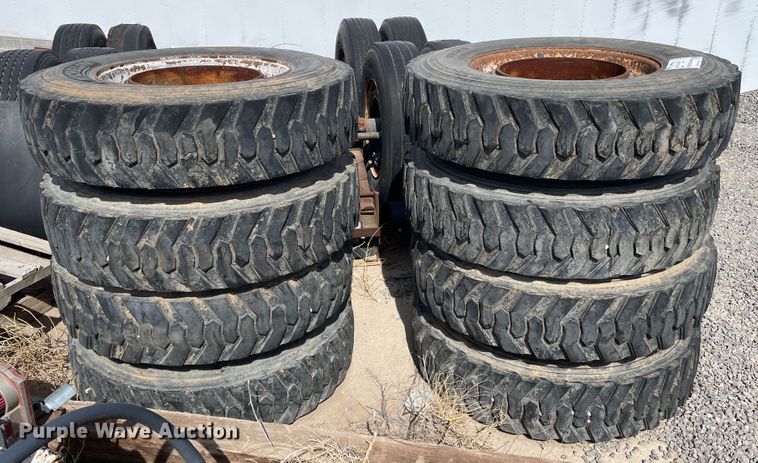 image for item DJ5017 (8) Michelin XZE2 11R24.5 tires and wheels