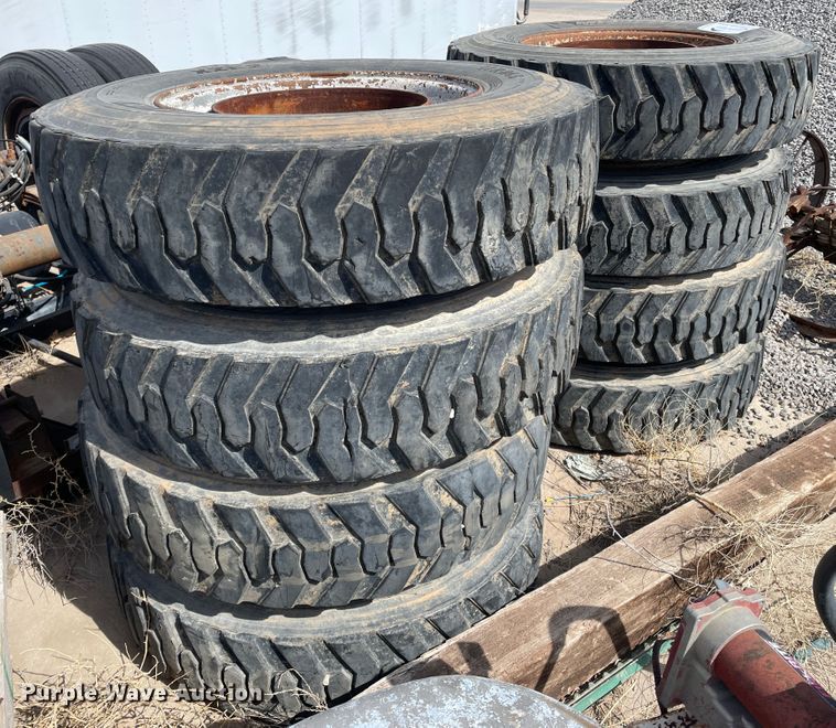 image for item DJ5017 (8) Michelin XZE2 11R24.5 tires and wheels