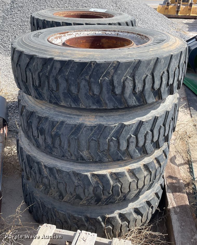 image for item DJ5017 (8) Michelin XZE2 11R24.5 tires and wheels