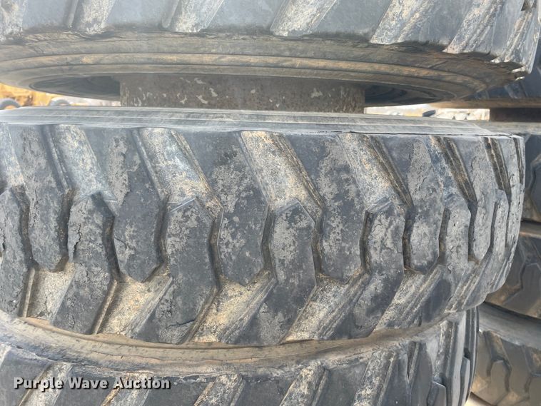 image for item DJ5017 (8) Michelin XZE2 11R24.5 tires and wheels