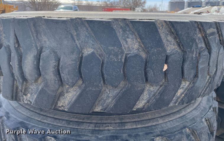 image for item DJ5017 (8) Michelin XZE2 11R24.5 tires and wheels