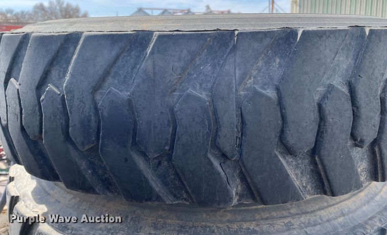 image for item DJ5017 (8) Michelin XZE2 11R24.5 tires and wheels