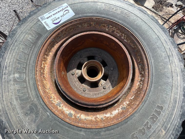 image for item DJ5017 (8) Michelin XZE2 11R24.5 tires and wheels