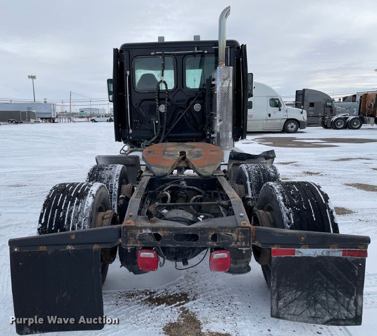 image for item DJ5018 2010 Freightliner Cascadia 125  semi truck