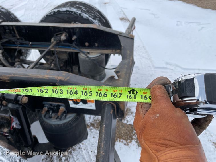 image for item DJ5018 2010 Freightliner Cascadia 125  semi truck