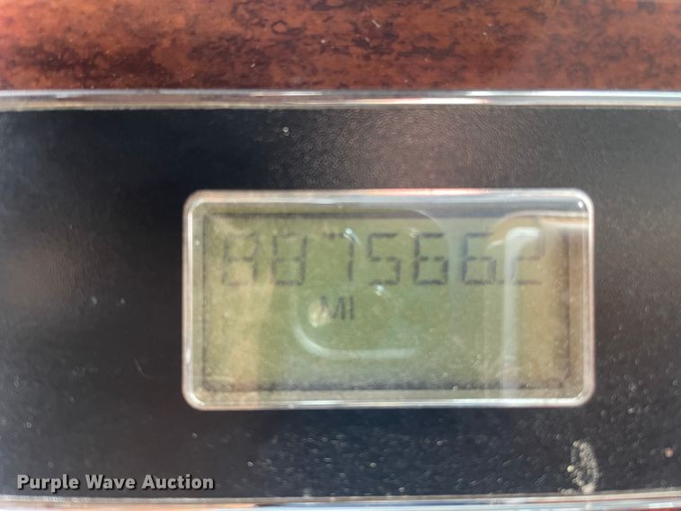 image for item DJ5018 2010 Freightliner Cascadia 125  semi truck