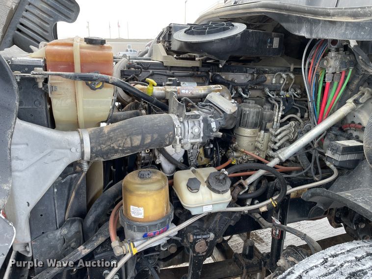 image for item DJ5018 2010 Freightliner Cascadia 125  semi truck