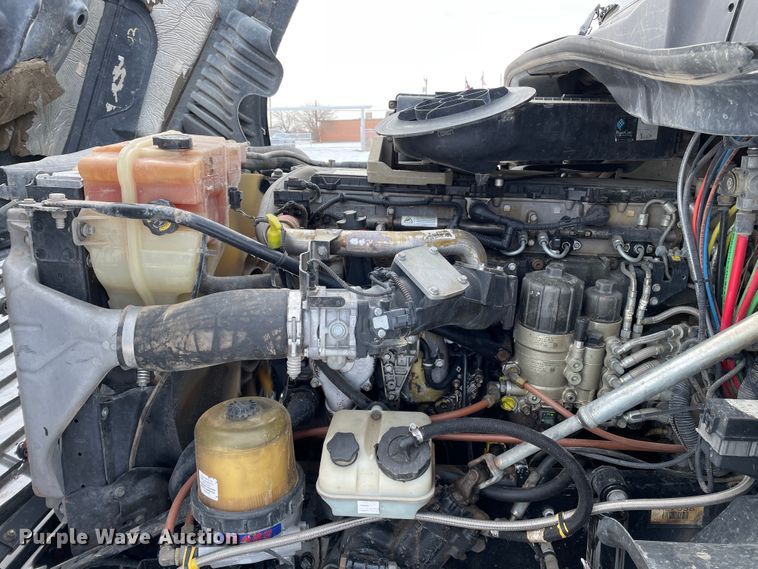 image for item DJ5018 2010 Freightliner Cascadia 125  semi truck