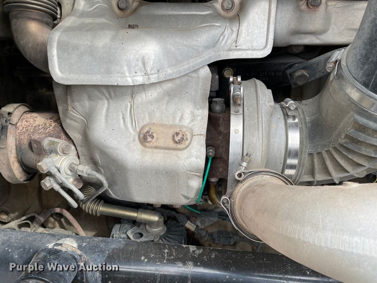 image for item DJ5018 2010 Freightliner Cascadia 125  semi truck