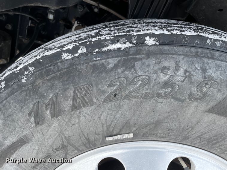 image for item DJ5018 2010 Freightliner Cascadia 125  semi truck