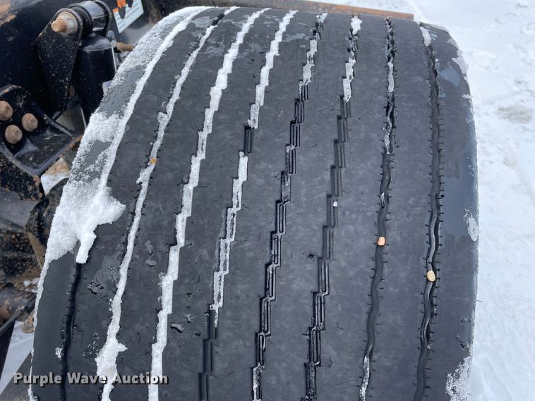 image for item DJ5018 2010 Freightliner Cascadia 125  semi truck