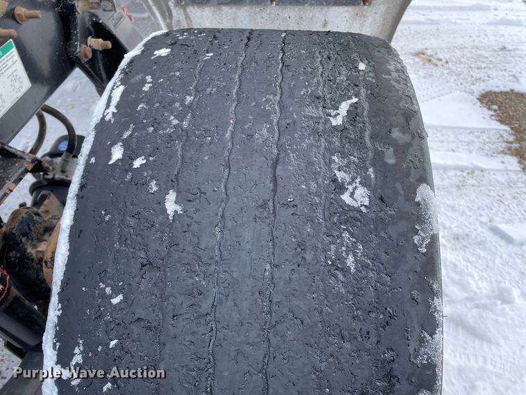 image for item DJ5018 2010 Freightliner Cascadia 125  semi truck