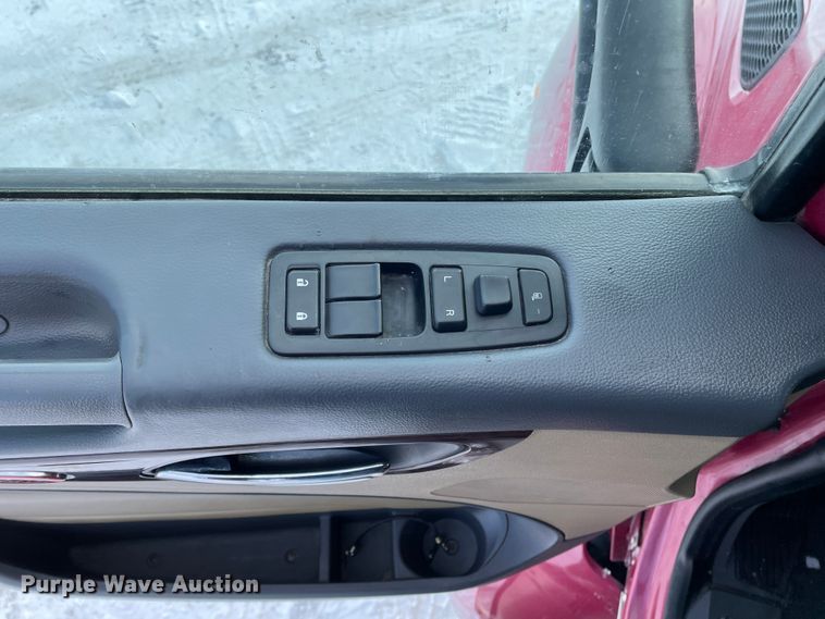 image for item DJ5019 2017 Peterbilt 579  semi truck