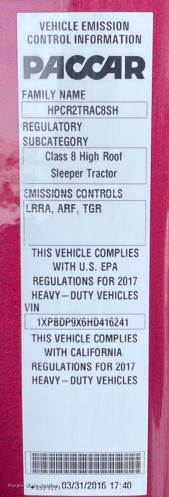 image for item DJ5019 2017 Peterbilt 579  semi truck