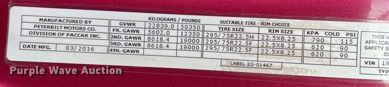 image for item DJ5019 2017 Peterbilt 579  semi truck