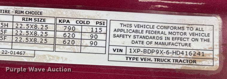 image for item DJ5019 2017 Peterbilt 579  semi truck