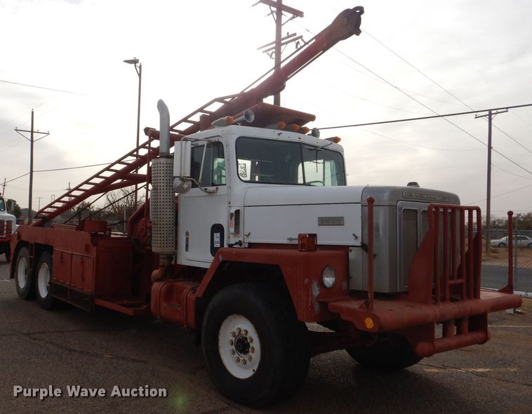 image for item DJ8900 1981 Interntaional F5070  winch truck