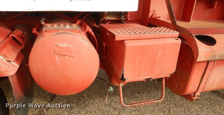 image for item DJ8900 1981 Interntaional F5070  winch truck