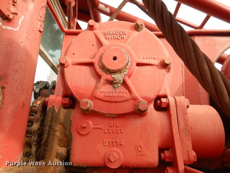 image for item DJ8900 1981 Interntaional F5070  winch truck