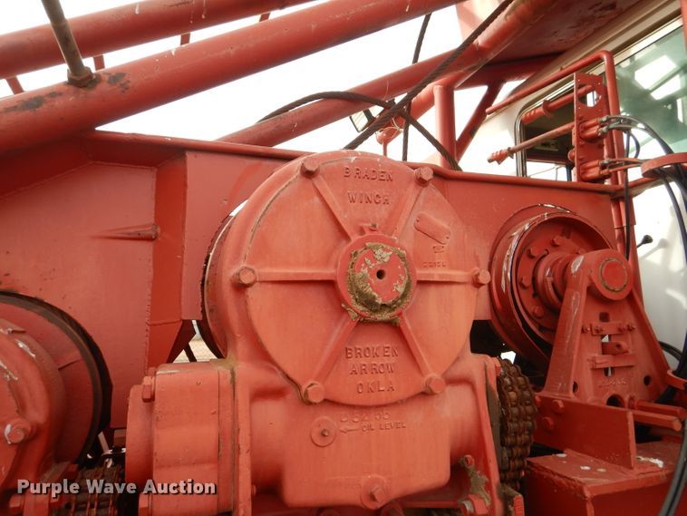 image for item DJ8900 1981 Interntaional F5070  winch truck