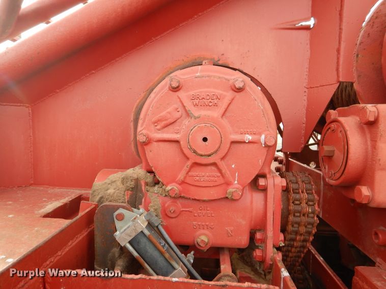 image for item DJ8900 1981 Interntaional F5070  winch truck