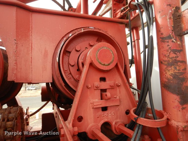 image for item DJ8900 1981 Interntaional F5070  winch truck