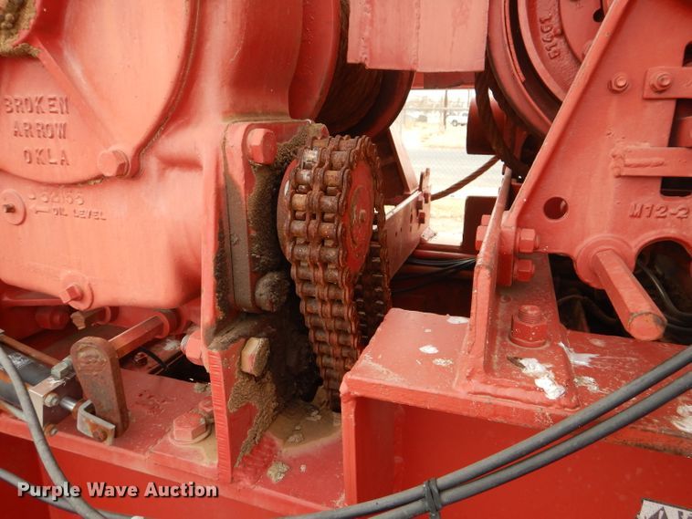 image for item DJ8900 1981 Interntaional F5070  winch truck