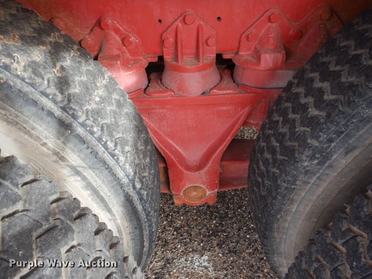 image for item DJ8900 1981 Interntaional F5070  winch truck