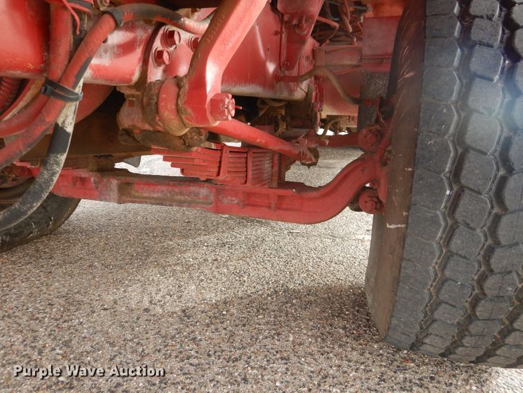 image for item DJ8900 1981 Interntaional F5070  winch truck