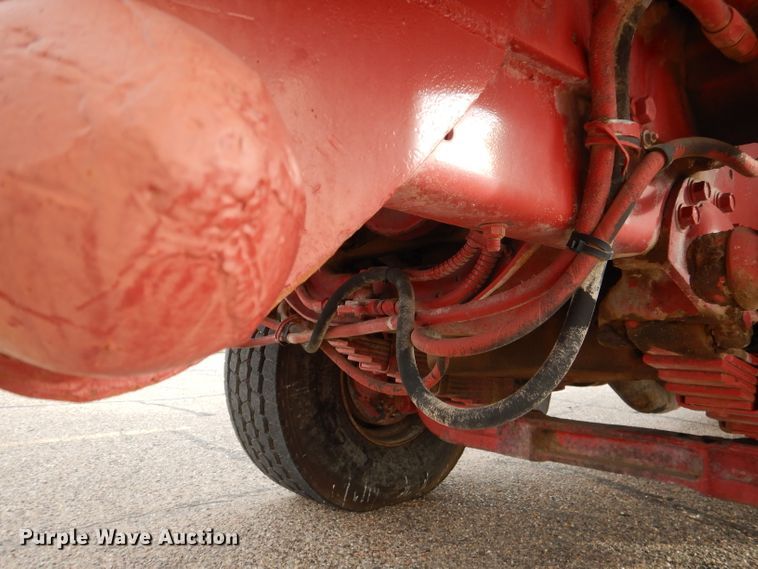 image for item DJ8900 1981 Interntaional F5070  winch truck