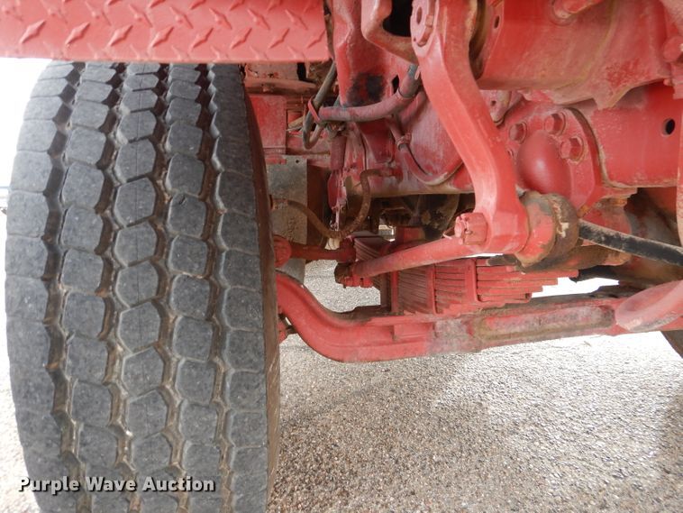 image for item DJ8900 1981 Interntaional F5070  winch truck