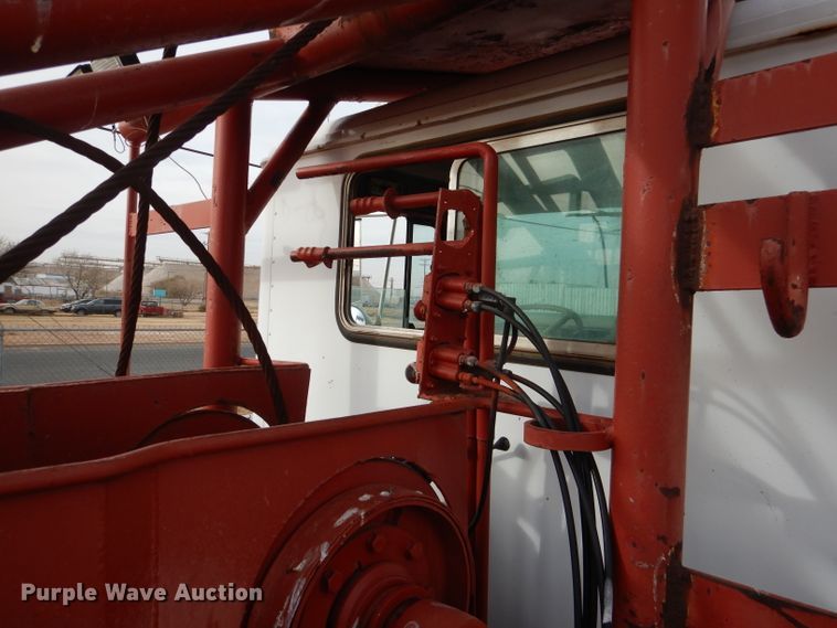 image for item DJ8900 1981 Interntaional F5070  winch truck