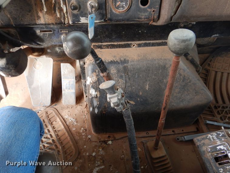 image for item DJ8900 1981 Interntaional F5070  winch truck