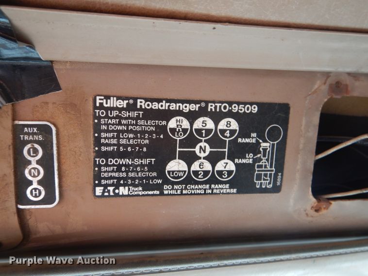 image for item DJ8900 1981 Interntaional F5070  winch truck