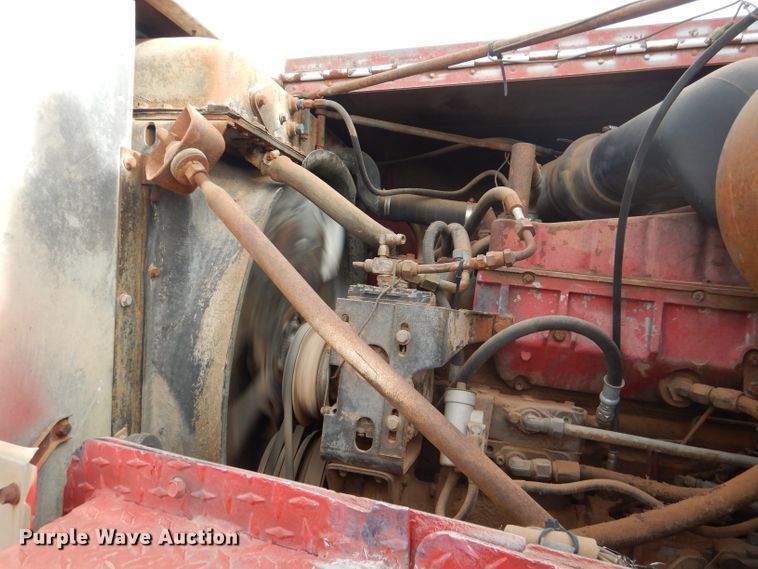 image for item DJ8900 1981 Interntaional F5070  winch truck