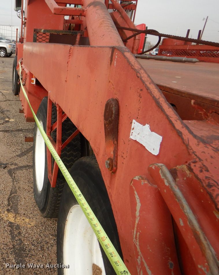 image for item DJ8900 1981 Interntaional F5070  winch truck