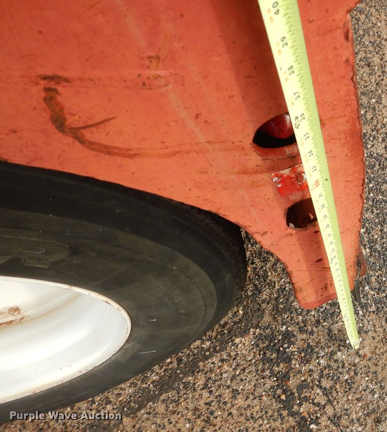 image for item DJ8900 1981 Interntaional F5070  winch truck