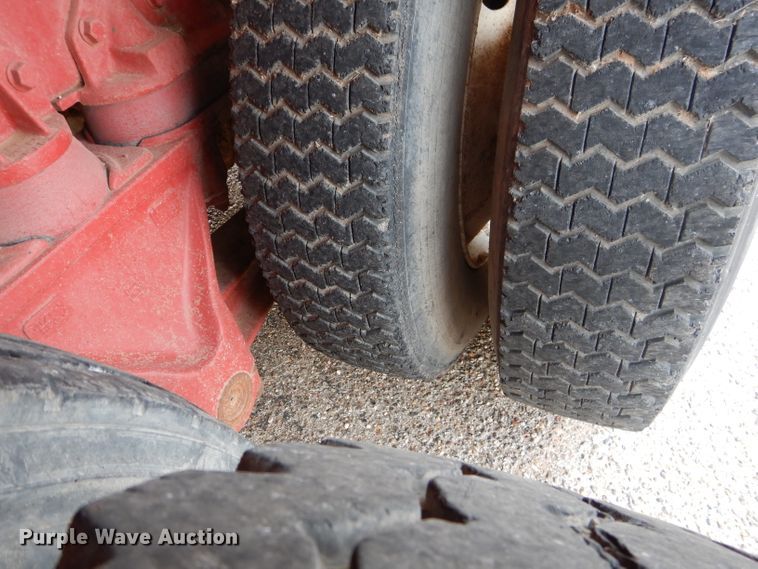 image for item DJ8900 1981 Interntaional F5070  winch truck