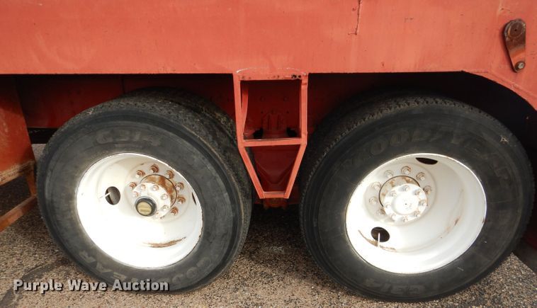 image for item DJ8900 1981 Interntaional F5070  winch truck