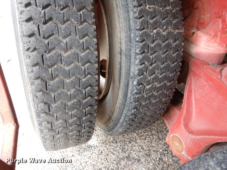 image for item DJ8900 1981 Interntaional F5070  winch truck