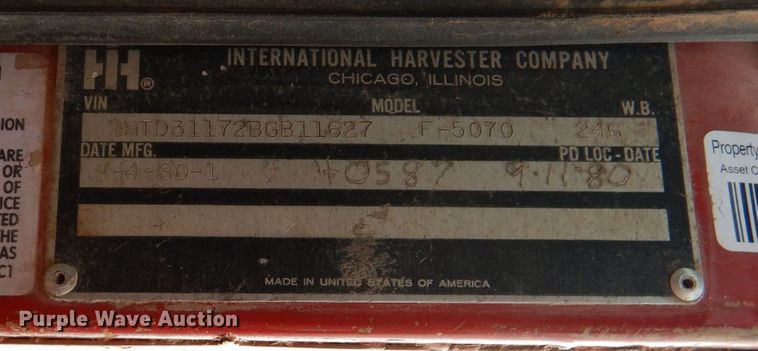 image for item DJ8900 1981 Interntaional F5070  winch truck