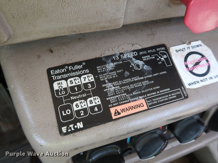 image for item DK3576 2006 Mack CHN613  semi truck