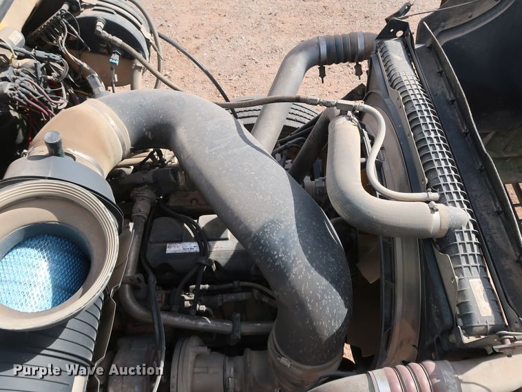 image for item DK3576 2006 Mack CHN613  semi truck